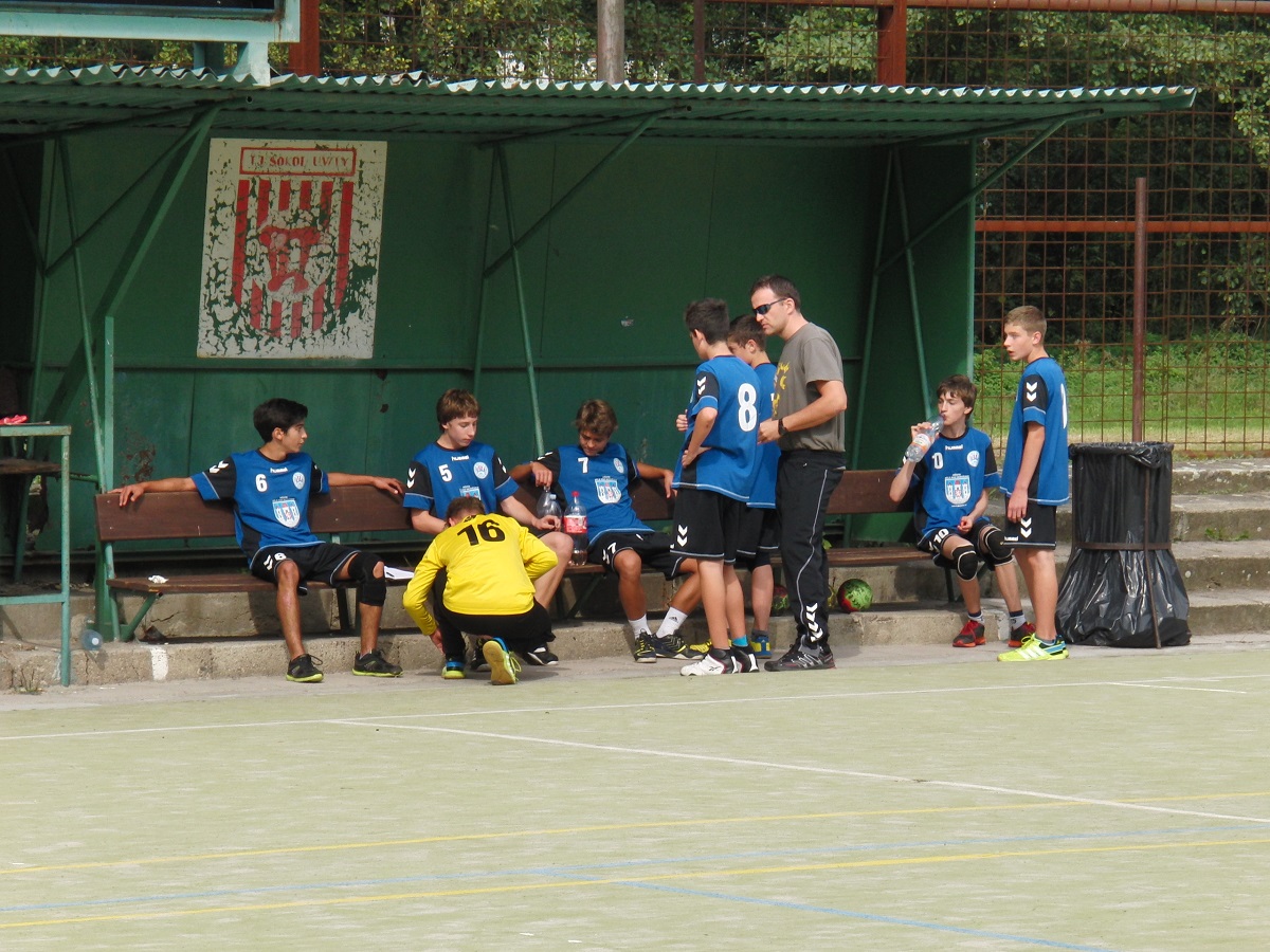 Starší žáci na turnaji v Úvalech bez ztráty bodu - fotka 5