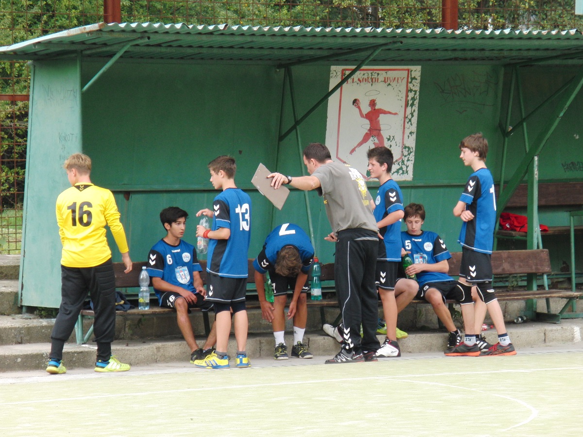 Starší žáci na turnaji v Úvalech bez ztráty bodu - fotka 7