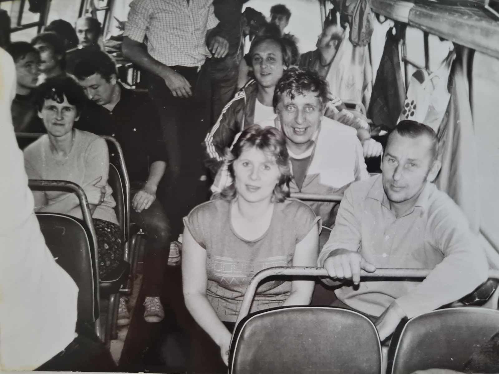 V autobuse RTO na zájezdu v Německu, před ním J.Tošovský, za nim Štěpánek