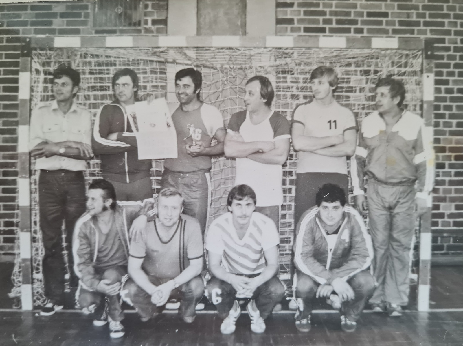 Na začátku 80.let na turnaji v Německu, horní zleva: Toman, Křížek, Stach, Štěpánek, Peška, Netrval, dolní zleva: Hríb, V.Šanda, Šindelář, Zajac