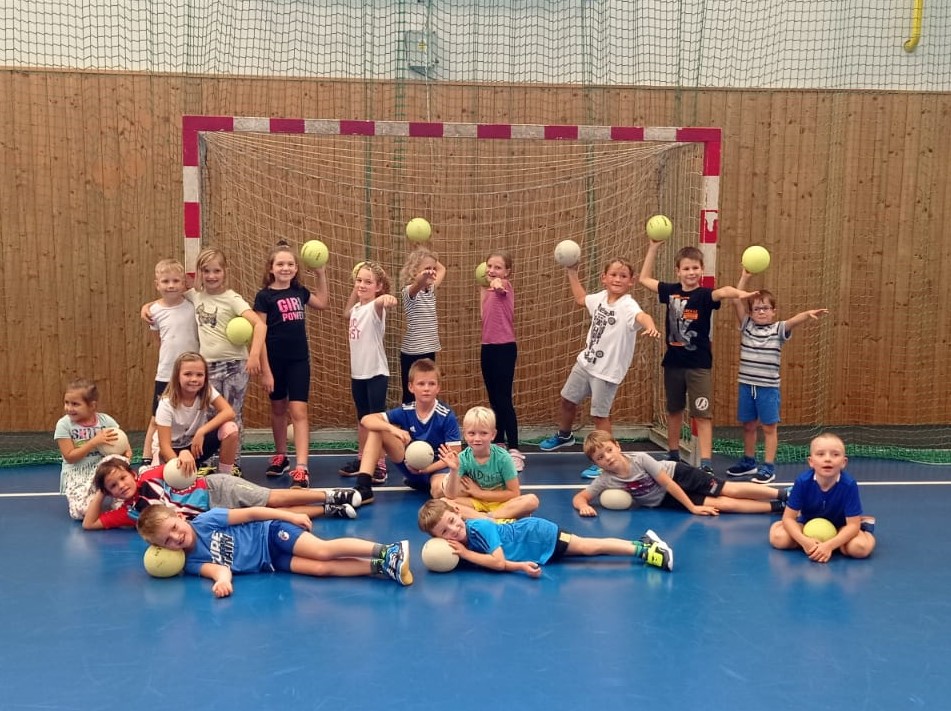 Zahájili jsme školní klub házené 22/23 - fotka 3