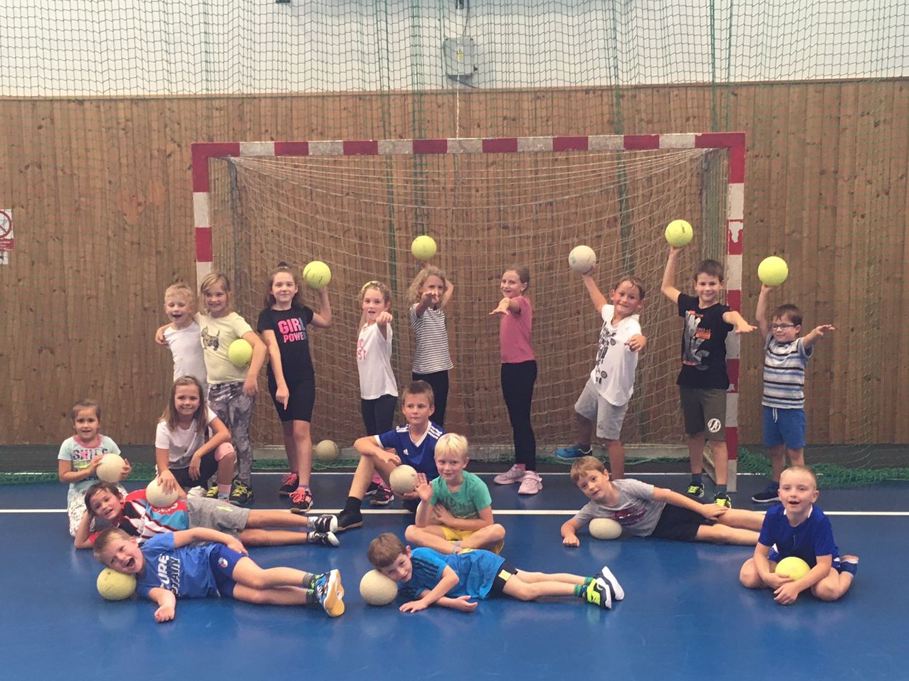 Zahájili jsme školní klub házené 22/23 - fotka 4