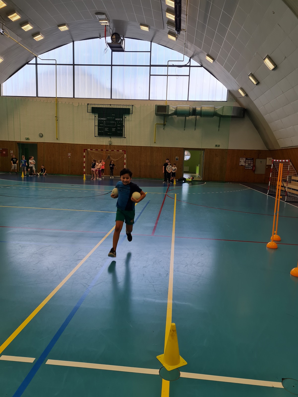 Zahájili jsme školní klub házené 22/23 - fotka 8
