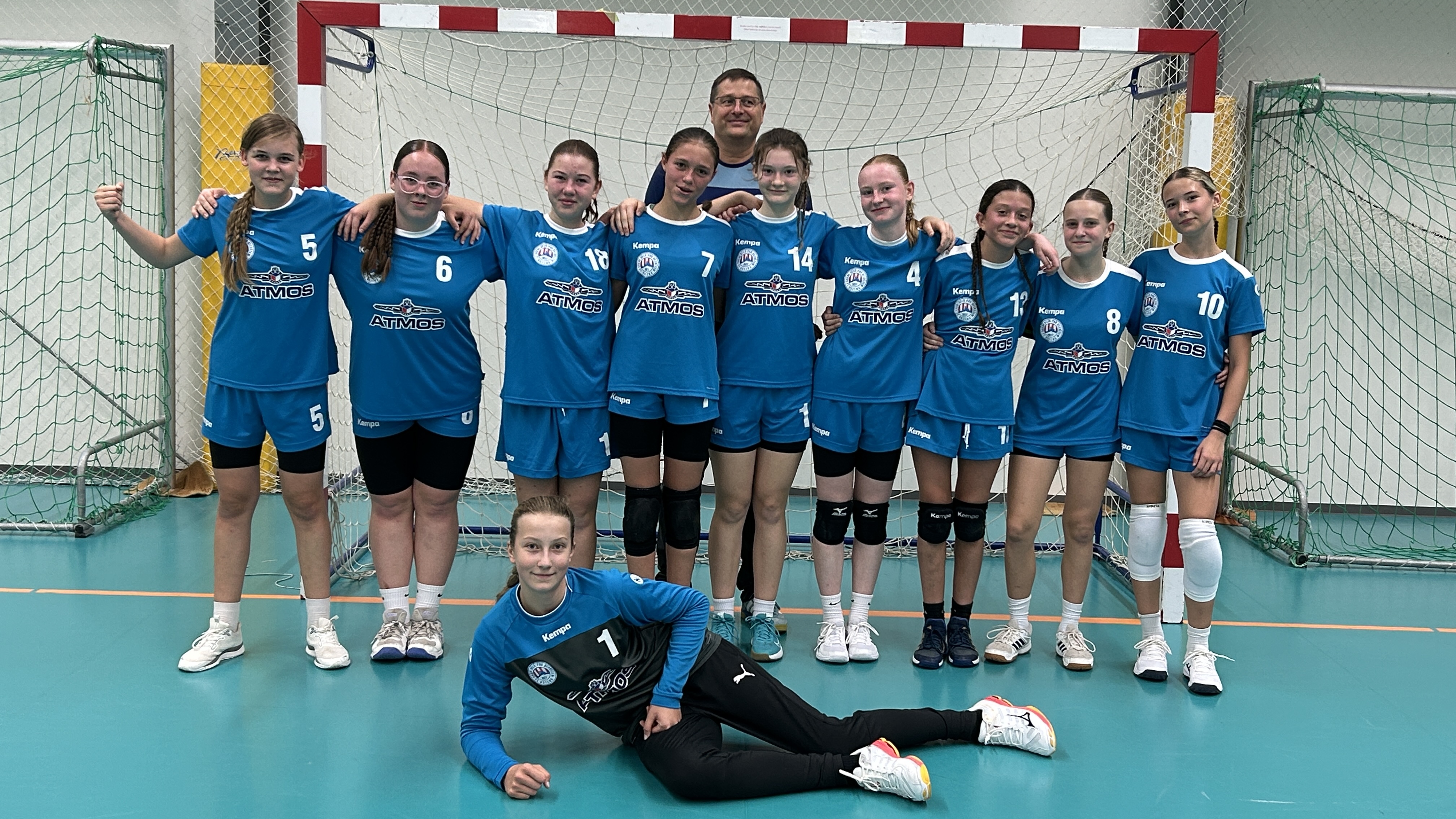 Dvě jasné výhry starších žákyň v Králově Dvoře - fotka 2