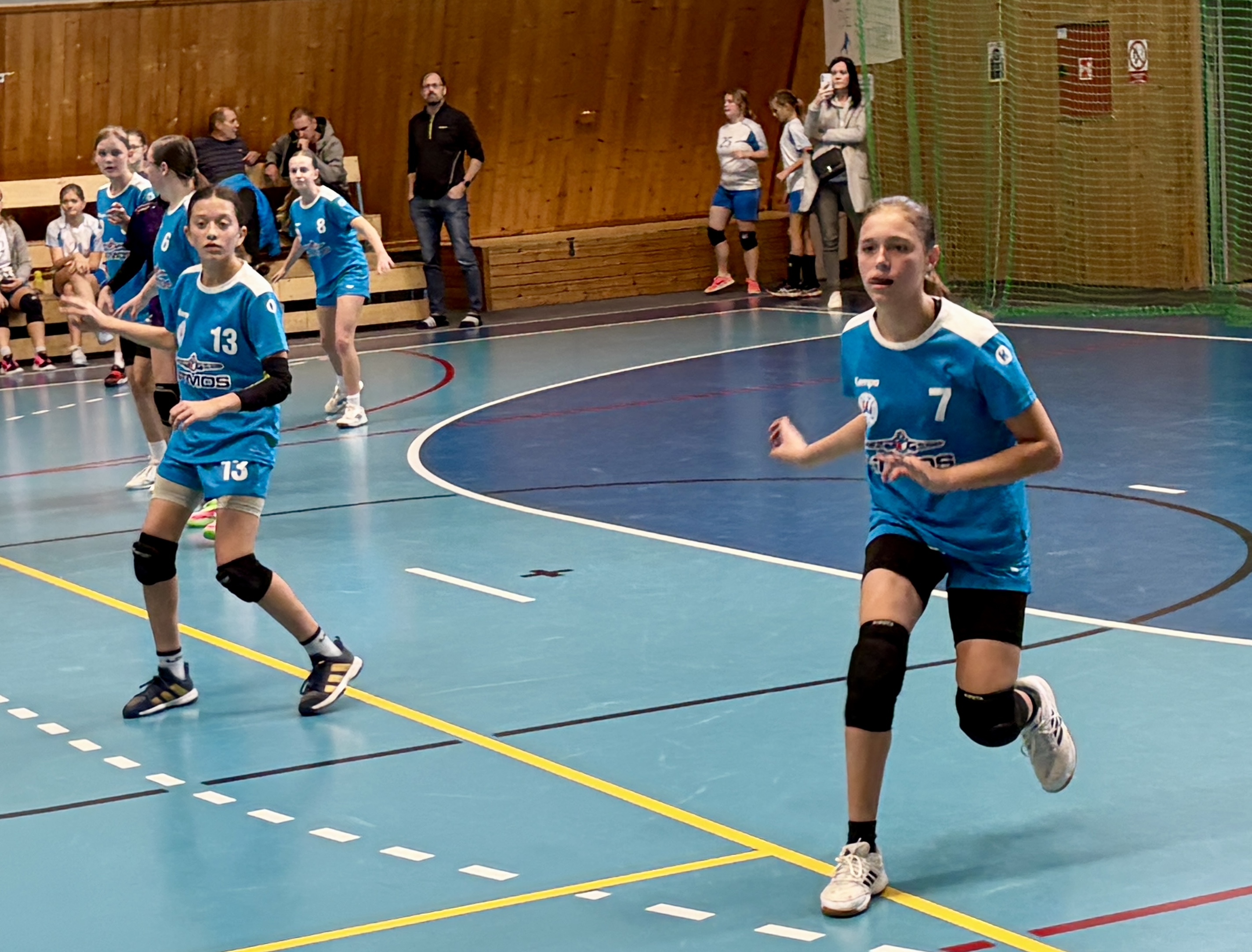 Starší žákyně dominovaly na domácím turnaji - fotka 6