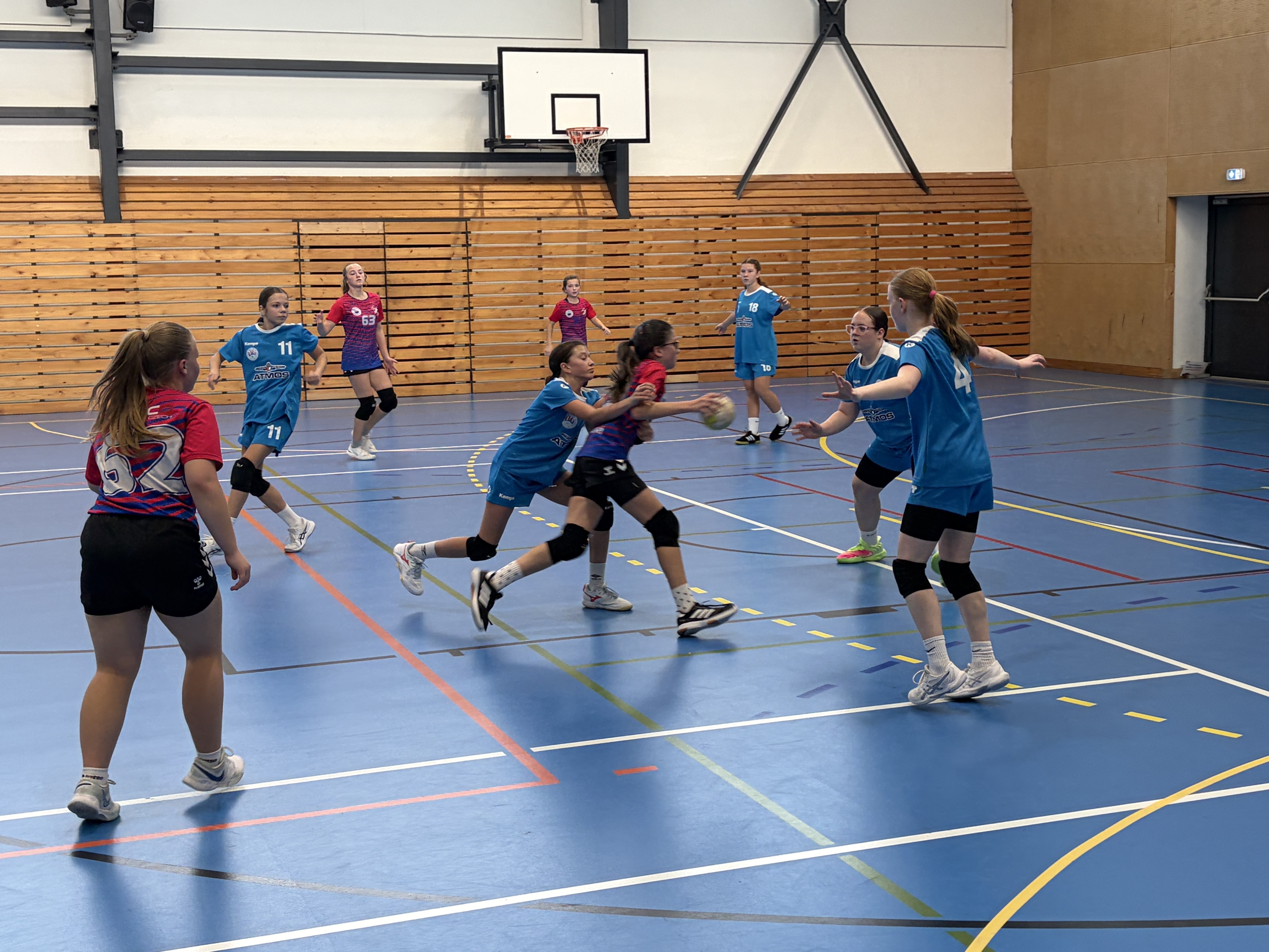 Starší žákyně stoprocentní na turnaji v Dobříši - fotka 4