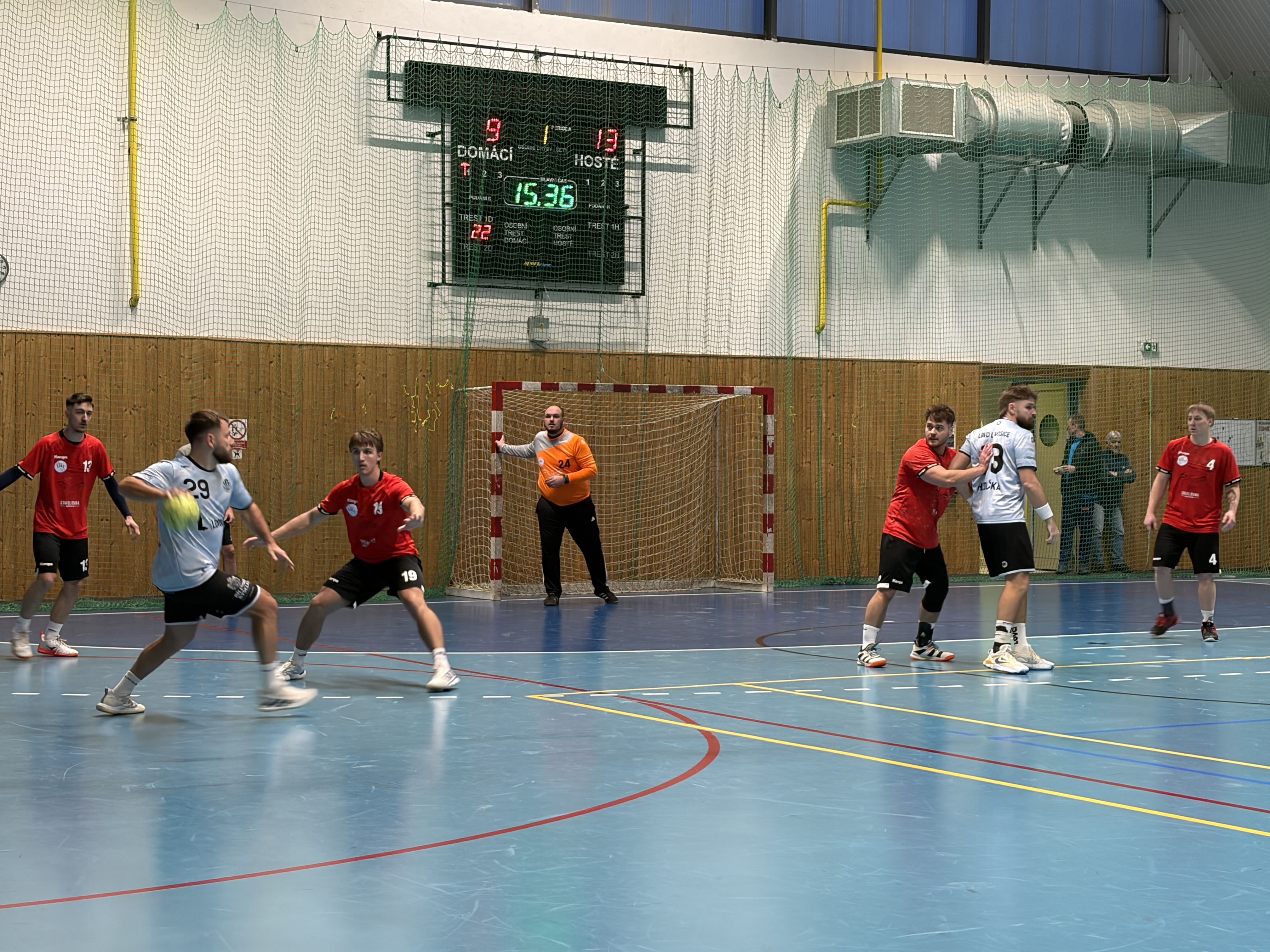 Napínave domácí utkání s rezervou Lovosic