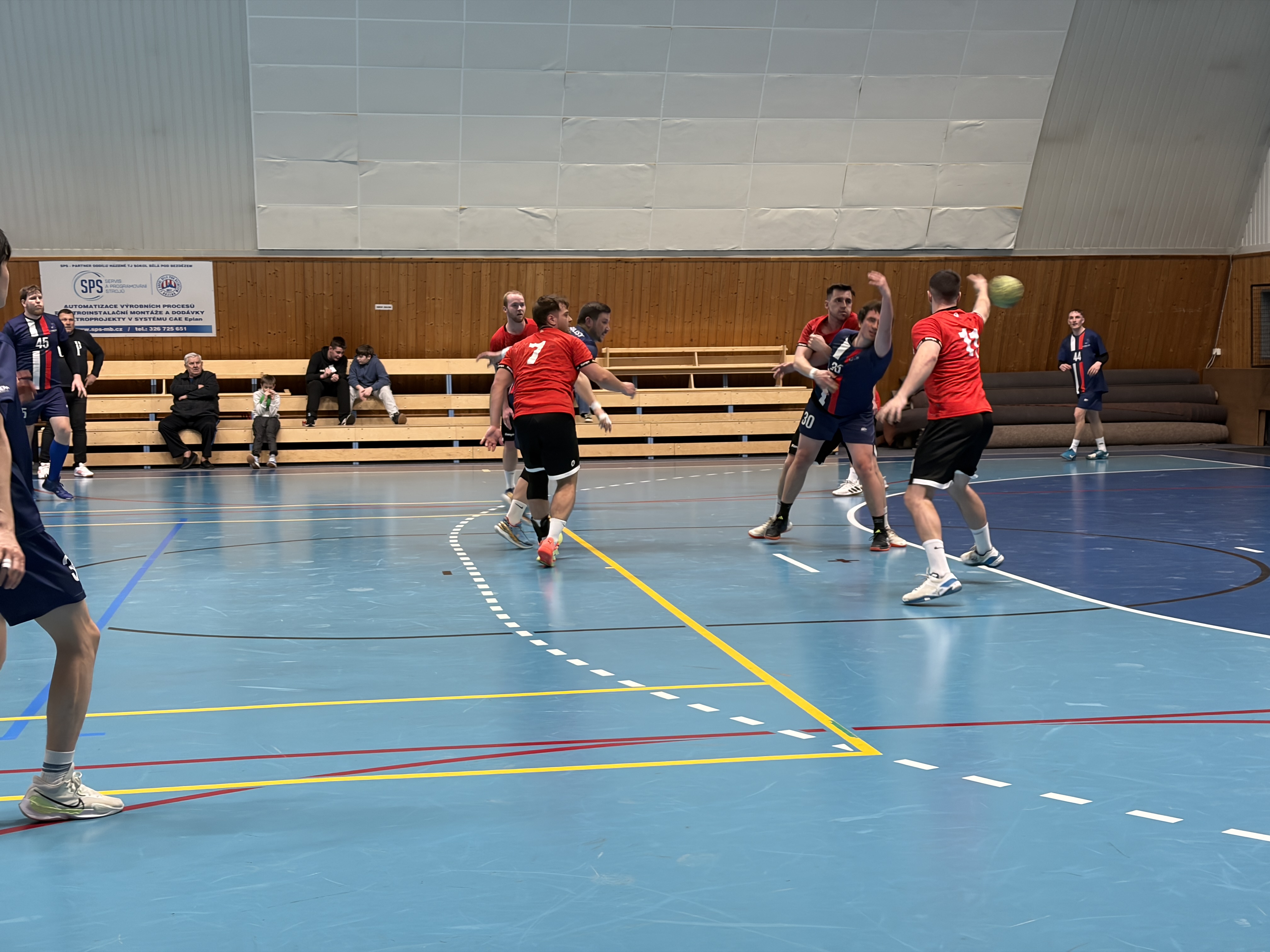 Povinné domácí vítězství můžu nad Kobylisy 32:30 - fotka 4