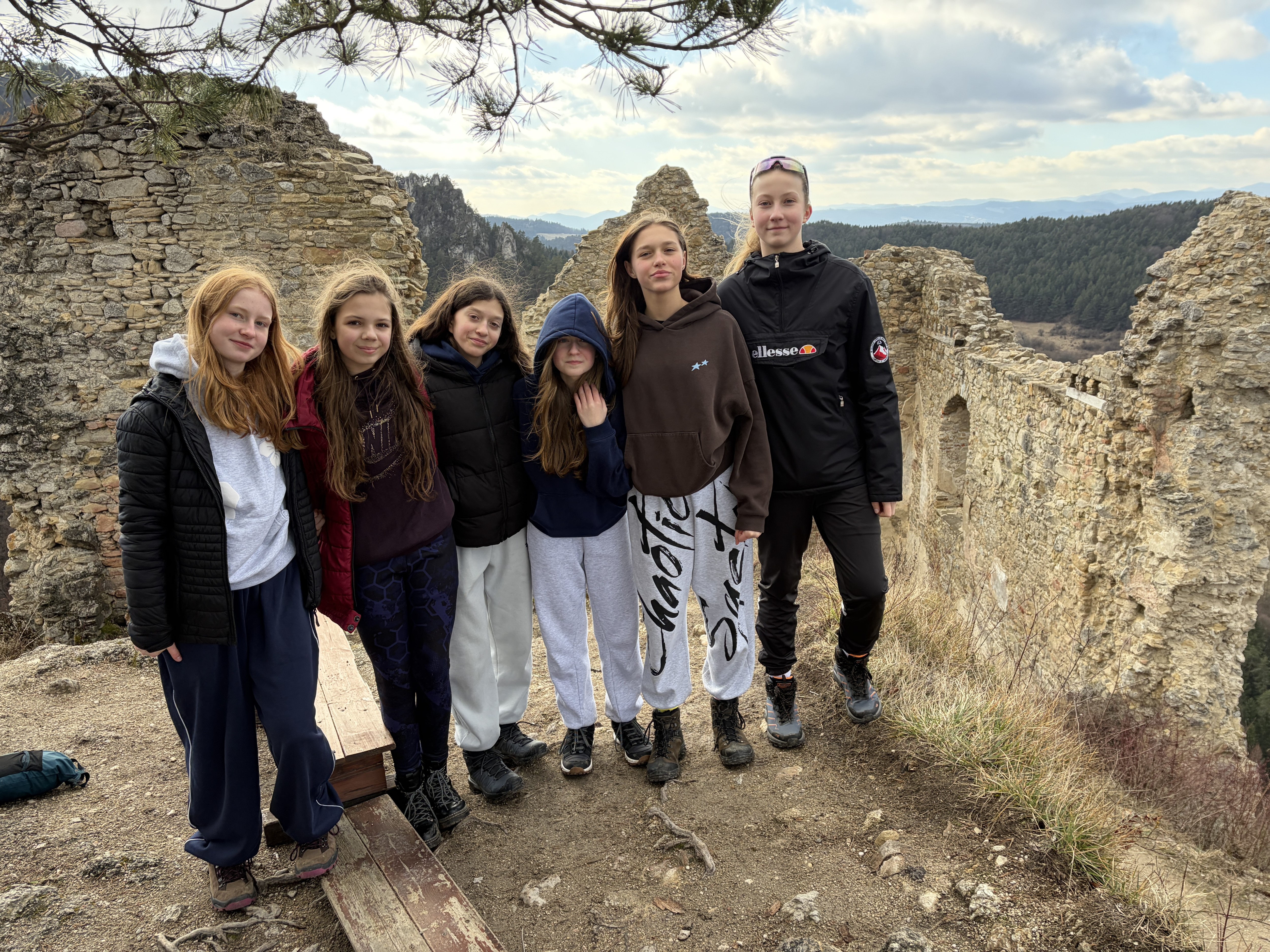 Zimní soustředění žaček v Suľovských skalách - fotka 15