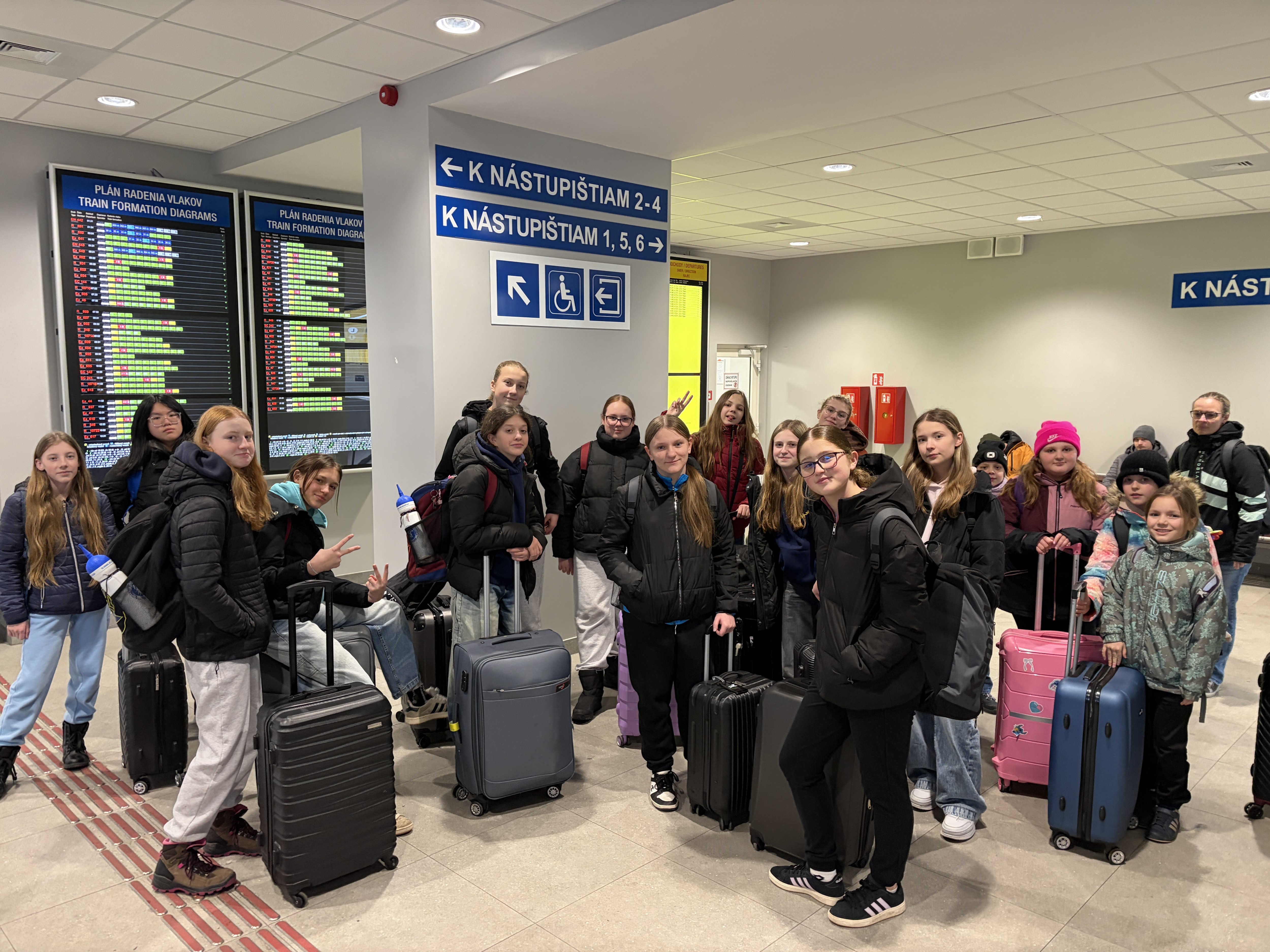 Zimní soustředění žaček v Suľovských skalách - fotka 3