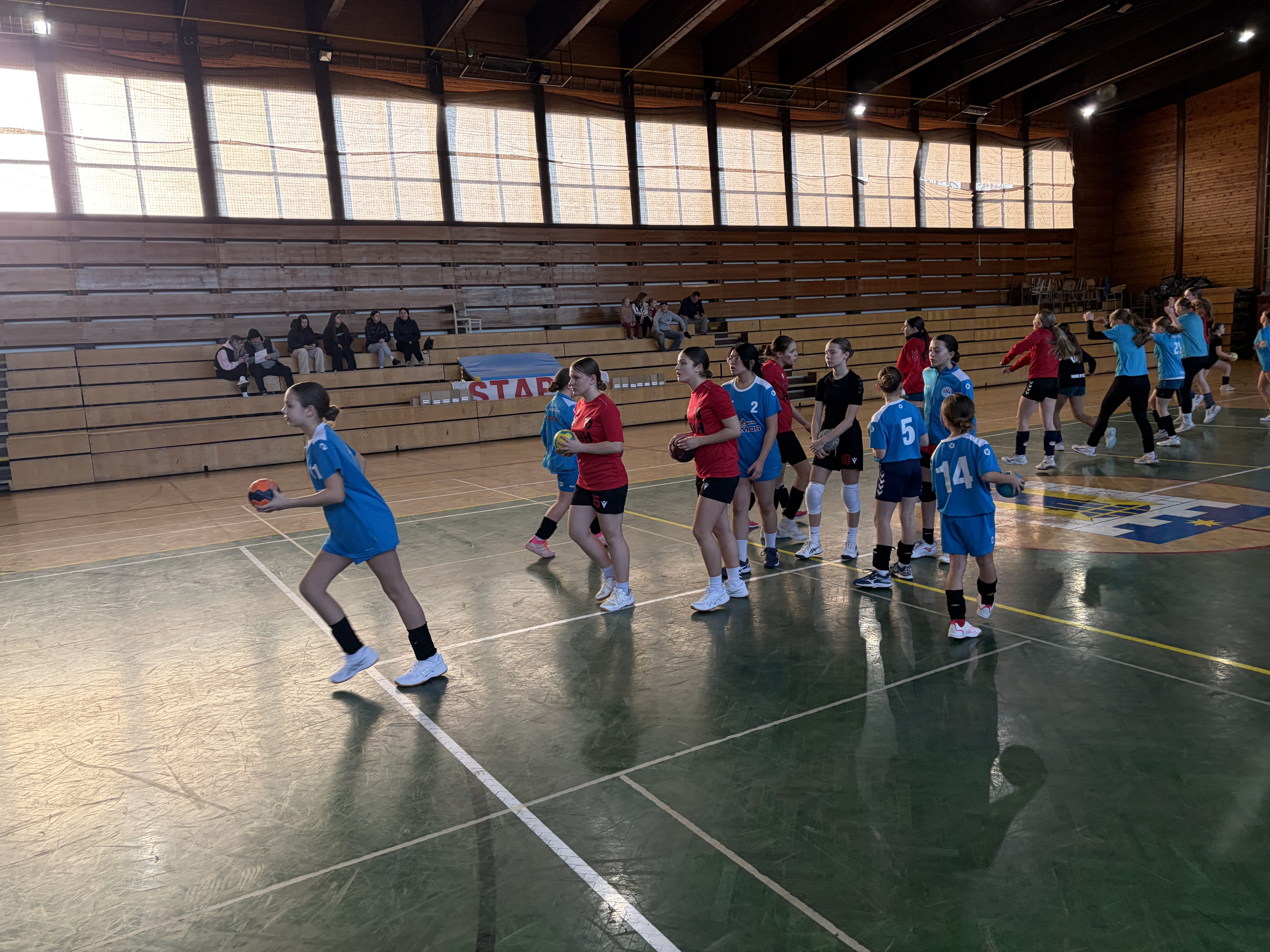 Zimní soustředění žaček v Suľovských skalách - fotka 8