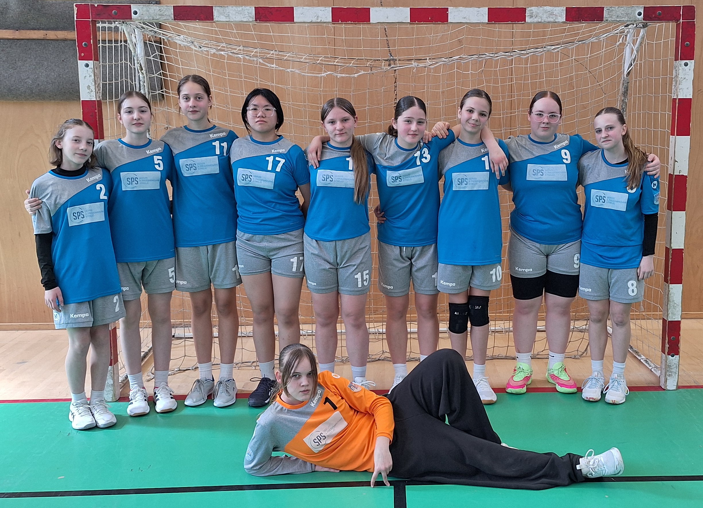 Mladší žákyně v Turnově: Jedna výhra a jedna cenná lekce - fotka 6